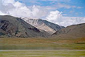 Ladakh - the road from Tso-Kar to Tso-Moriri lake 